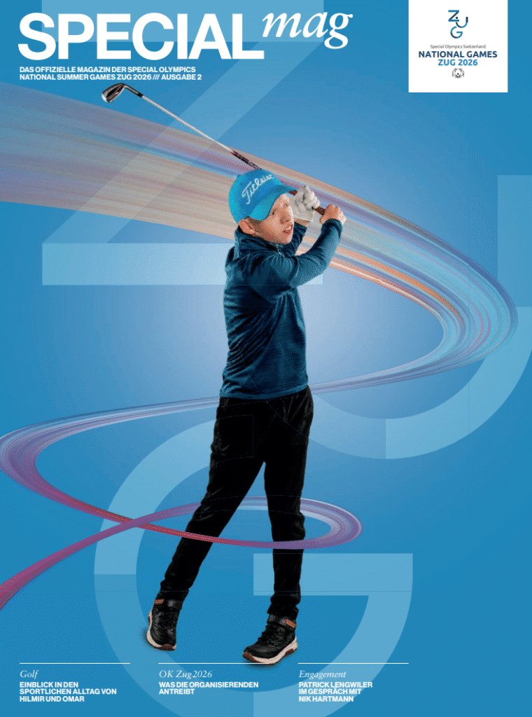 Junger Golfer spielt im Special Olympics Magazin